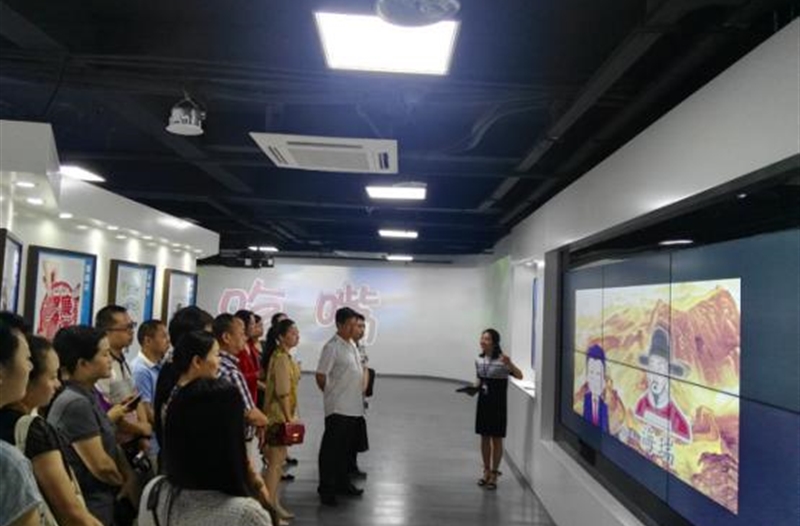 西藏驻成都办事处到动漫基地参观学习