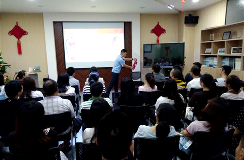 公司举办消防安全知识培训