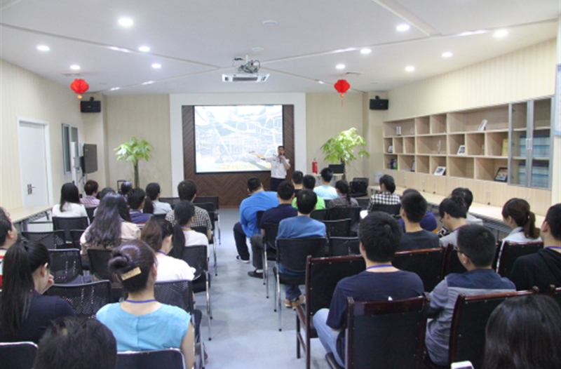 万维图新组织开展消防安全知识培训