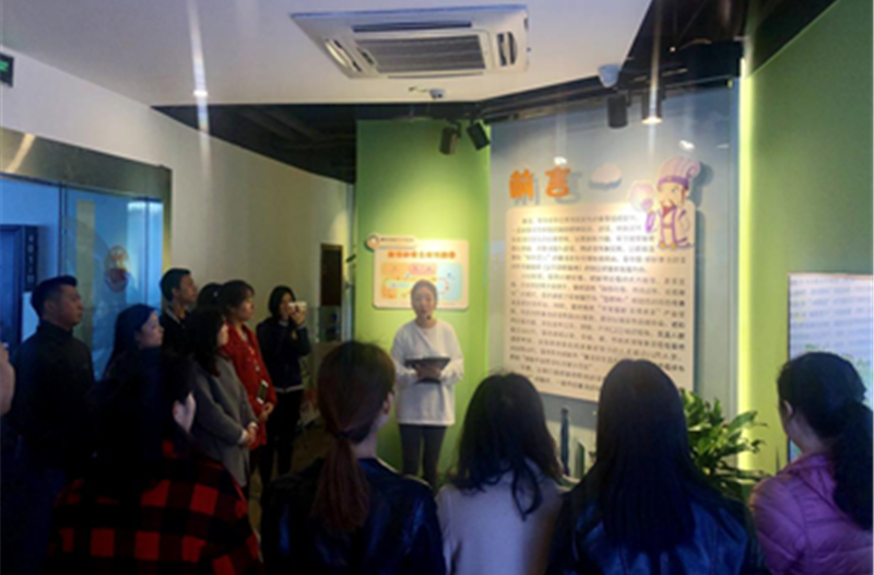 万维图新组织员工到廉洁动漫基地参观学习